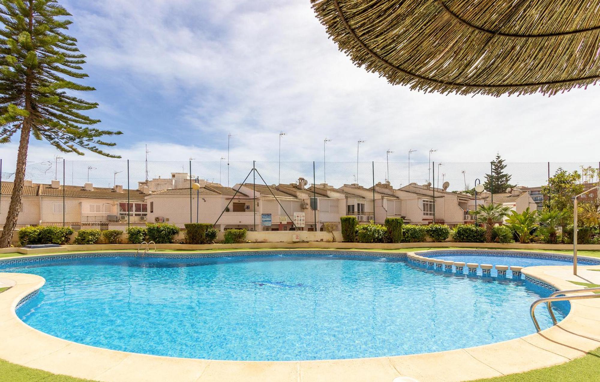 Nice Apartment In Torrevieja With Kitchen Eksteriør bilde