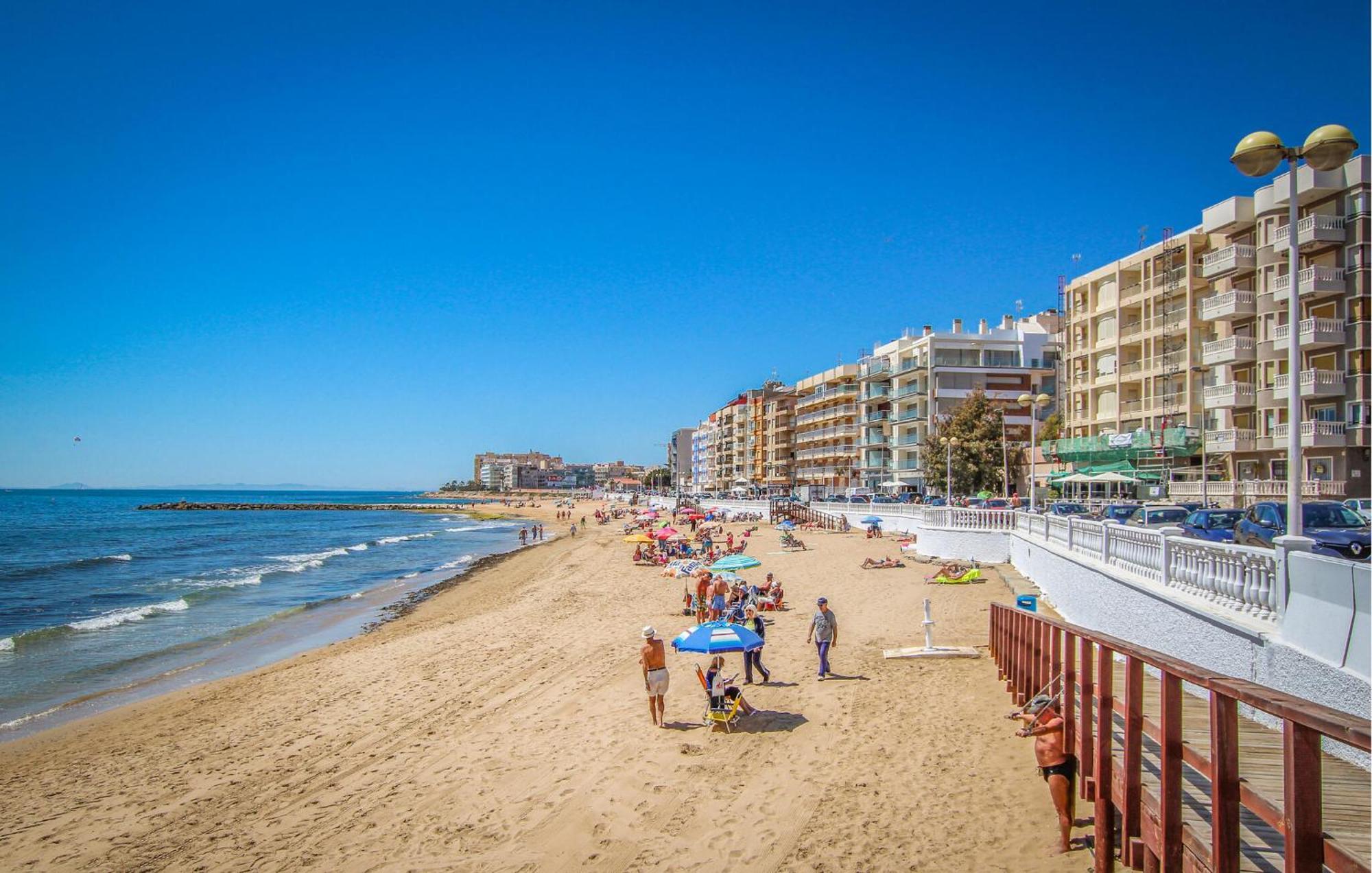 Nice Apartment In Torrevieja With Kitchen Eksteriør bilde