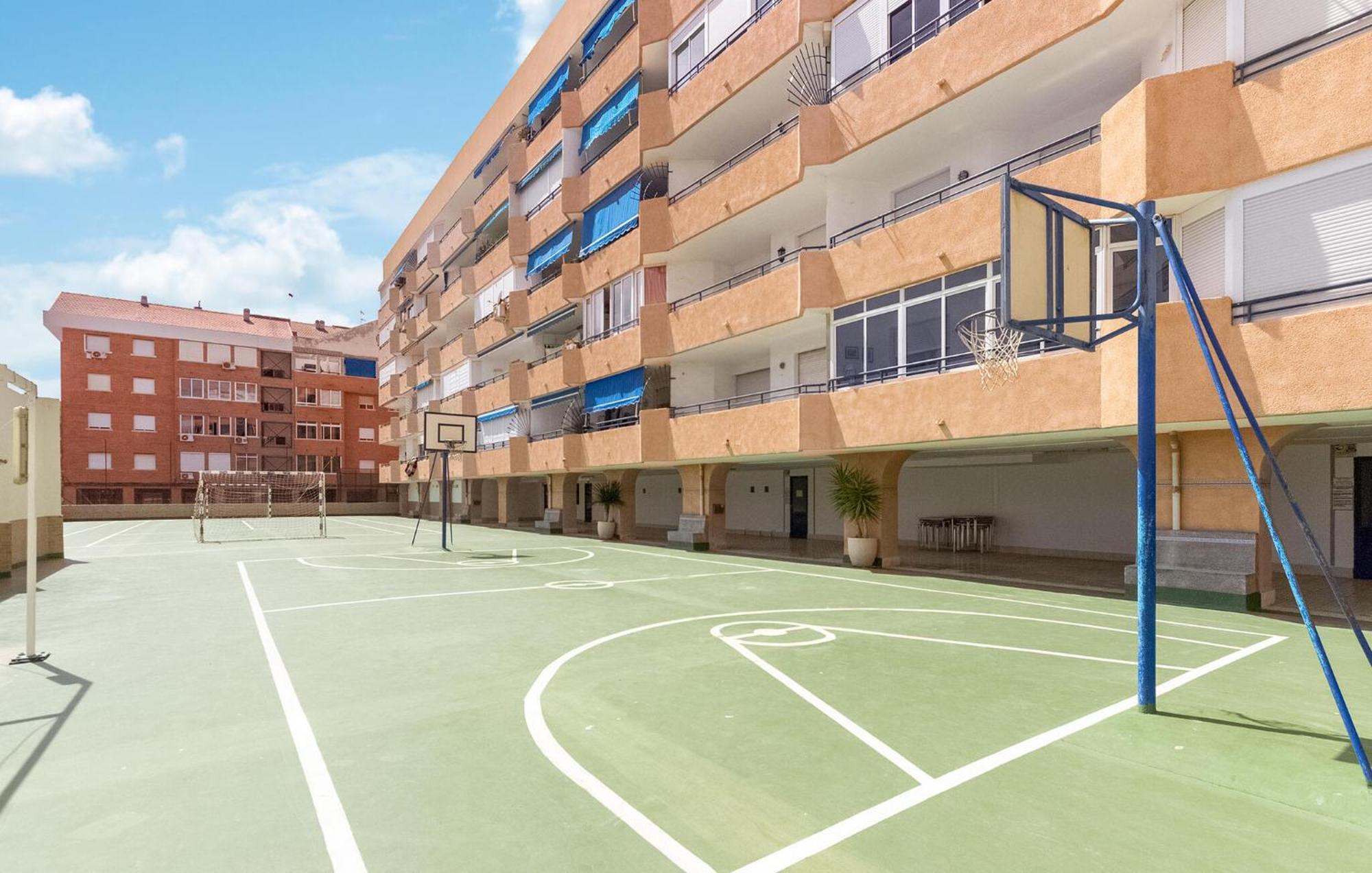 Nice Apartment In Torrevieja With Kitchen Eksteriør bilde